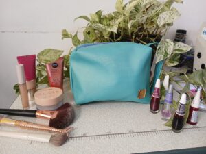 Necessarie em Sintético