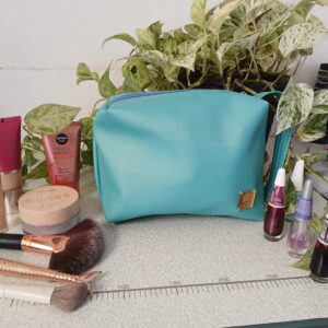 Necessarie em Sintético