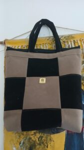 Bolsa em camurça – costura criativa