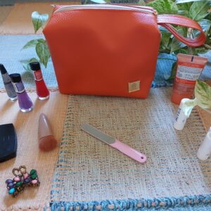 Necessarie em Sintético